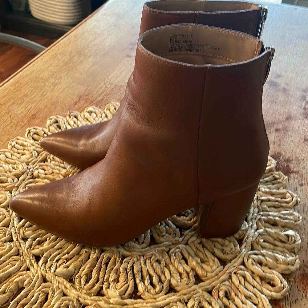 Steven Madden pointy brown boots size 8.5